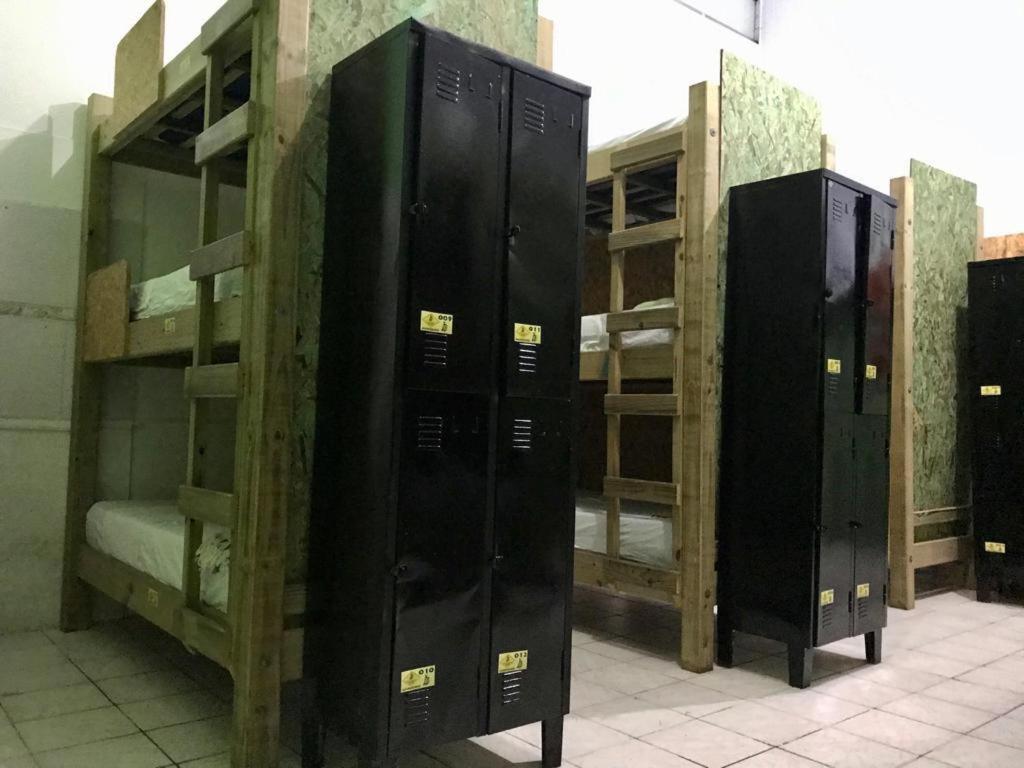 Hostel Banana House 邦比尼亚斯 外观 照片