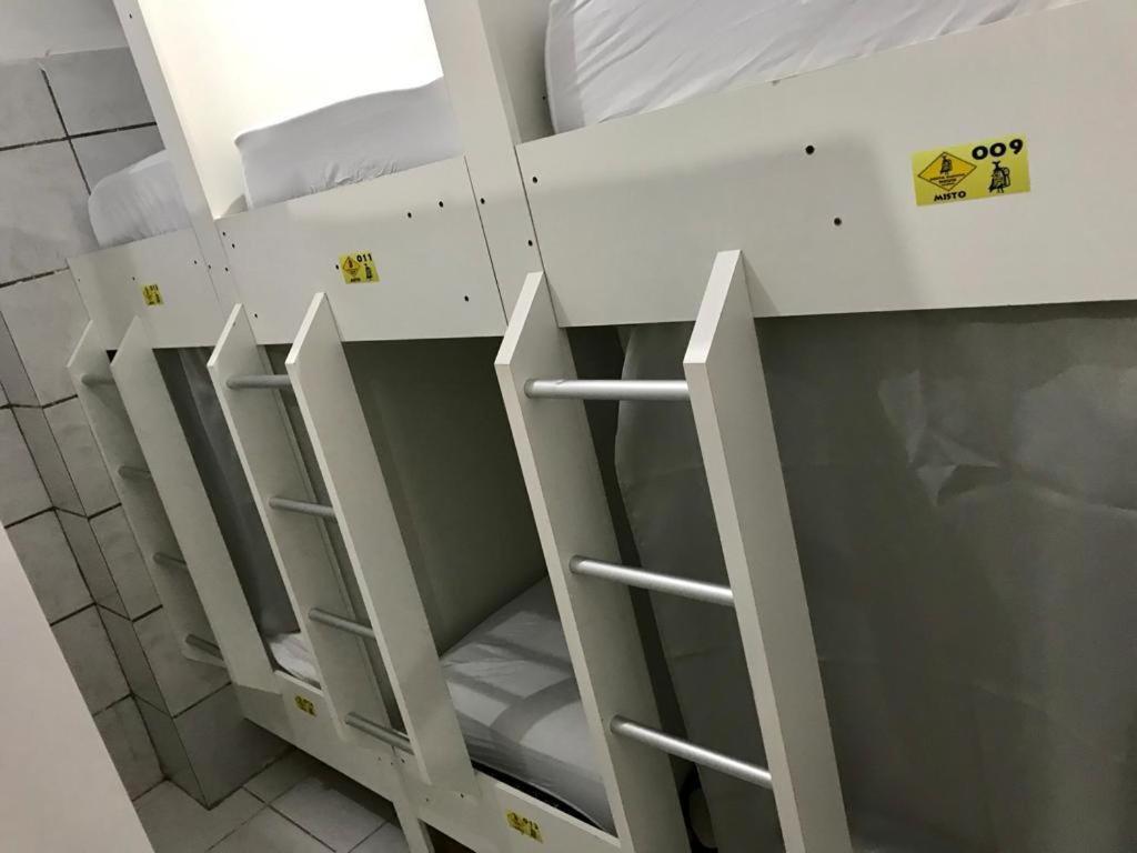 Hostel Banana House 邦比尼亚斯 外观 照片