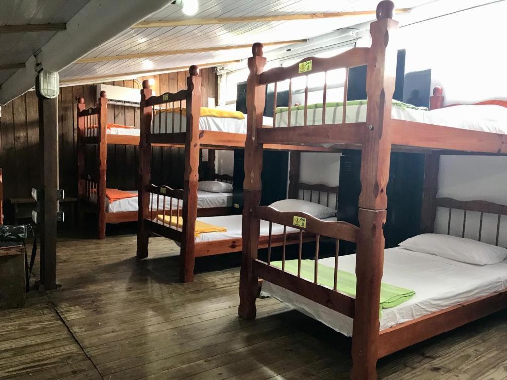 Hostel Banana House 邦比尼亚斯 外观 照片